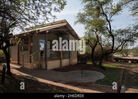 Une des tentes de la Basse-Sabie dans le parc national Kruger Banque D'Images