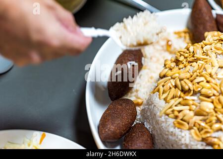 Maqluba, Pilaf, Kibbeh, KUBBEH.Cuisine traditionnelle arabe et turque.Très populaire au Moyen-Orient.Photo de haute qualité Banque D'Images