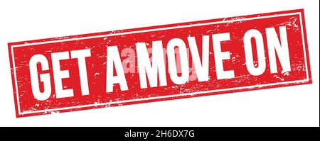 DÉPLACEZ-VOUS SUR le texte sur le signe rouge de timbre rectangle grungy. Banque D'Images