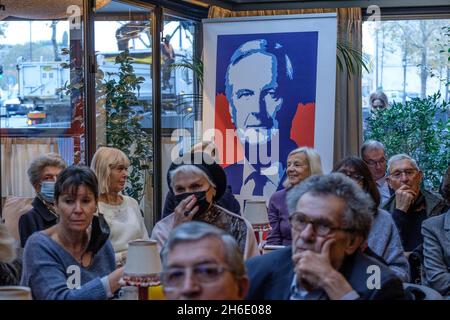 Paris, France, 15 novembre 2021.Les Républicains (LR) candidat du parti de droite à l'élection présidentielle française de 2022 Michel Barnier lors d'une rencontre publique avec la Fédération LR de Paris, qui s'est tenue aux Jardins du Presbourg, Paris, France, le 15 novembre 2021.Photo de Pierrick Villette/avenir Pictures/ABACAPRESS.COM Banque D'Images