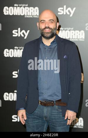 Rome, Italie.15 novembre 2021.Roberto Saviano assiste à la photo de la série télévisée Gomorra stagione finale au théâtre de Brancaccio.Crédit : SOPA Images Limited/Alamy Live News Banque D'Images