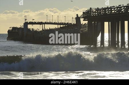 Un bel après-midi d'hiver à la plage d'État de Seacliff, Aptos CA Banque D'Images