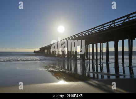 Un bel après-midi d'hiver à la plage d'État de Seacliff, Aptos CA Banque D'Images