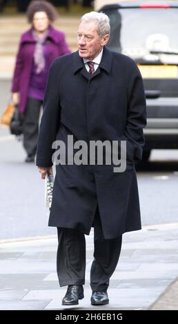 L'ancien président du FC Portsmouth, Milan Mandaric, arrive ce matin au tribunal de la Couronne de Southwark à Londres où il est jugé pour évasion fiscale. Banque D'Images