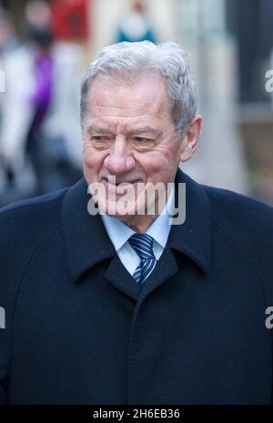 L'ancien président du FC Portsmouth, Milan Mandaric, arrive ce matin au tribunal de la Couronne de Southwark à Londres où il est jugé pour évasion fiscale. Banque D'Images