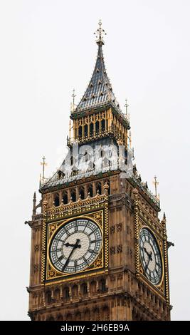 London Snow- Snow sur Big Ben à Westminster, centre de Londres ce matin. Banque D'Images