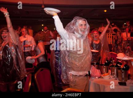 Future Cinema a ramené BUGSY MALONE au fabuleux Troxy de l'est de Londres.Les fans sont invités à entrer dans le monde de l'ère de la prohibition de Chicago alors que Fat Sam présente une extravagance tout-chant, tout-dansant.Il y a des flotteurs de cola, la boxe, des filles dansantes, des gangsters et des tartes de crème anglaise qui jettent un-abondance. Banque D'Images