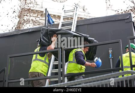 Les préparatifs commencent mercredi prochain pour les funérailles de la baronne Thatcher à la cathédrale Saint-Paul de Londres Banque D'Images