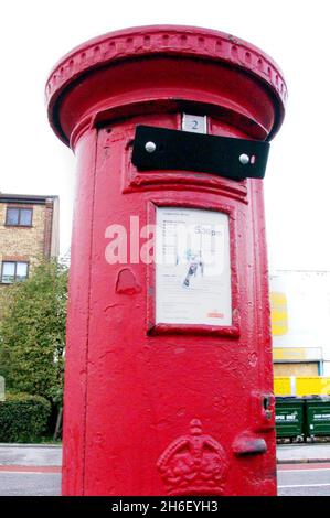 Une boîte postale fermée.Date de la photo: Mercredi 18 octobre 2006.Une pétition de quatre millions de noms réclamant la protection des bureaux de poste sera livrée aujourd'hui au 10 Downing Street. Banque D'Images