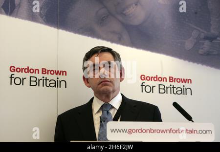 Gordon Brown photographié aujourd'hui à l'imagination Gallery de Londres après avoir annoncé sa candidature pour occuper le poste de prochain Premier ministre britannique et chef du Parti travailliste, le 11 mai 2007. Banque D'Images