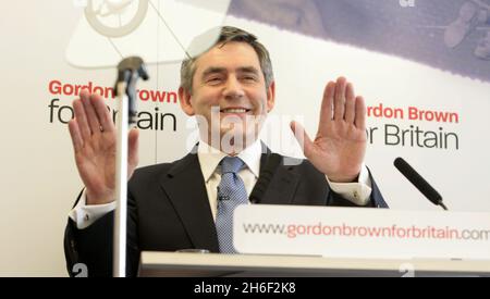 Gordon Brown photographié aujourd'hui à l'imagination Gallery de Londres après avoir annoncé sa candidature pour occuper le poste de prochain Premier ministre britannique et chef du Parti travailliste, le 11 mai 2007. Banque D'Images