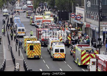 Vue générale de la station de métro Mile End où un incident impliquant un train de la ligne centrale a eu lieu ce matin, le 5 juillet 2007. Banque D'Images