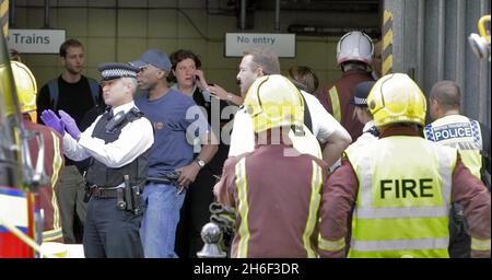 Vue générale de la station de métro Mile End où un incident impliquant un train de la ligne centrale a eu lieu ce matin, le 5 juillet 2007. Banque D'Images