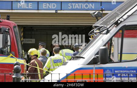 Vue générale de la station de métro Mile End où un incident impliquant un train de la ligne centrale a eu lieu ce matin, le 5 juillet 2007. Banque D'Images