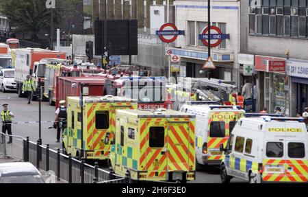 Vue générale de la station de métro Mile End où un incident impliquant un train de la ligne centrale a eu lieu ce matin, le 5 juillet 2007. Banque D'Images