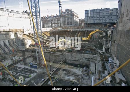 Le réaménagement de la maison de radiodiffusion est en cours.Le plus grand projet d'immobilisations de la BBC à ce jour, créant un nouveau centre de radio, d'information et de service mondial au cœur de Londres.Lorsqu'elle sera terminée en 2012, cette structure de 80,000 mètres carrés fournira des installations de production et de diffusion de pointe pour BBC Audio & Music, BBC News et BBC World Service, et sera le centre de la production nationale et internationale en direct de la BBC. Banque D'Images