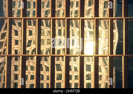 Canary Wharf jeudi matin après la nouvelle de la perte possible d'emplois dans la ville du centre de Londres. Banque D'Images