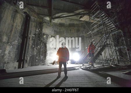 Le Thames tunnel, fruit des génies de l'ingénierie Marc et du Royaume d'Isambard Brunel, sera ouvert au public pour la première fois en 145 ans.Ouvert en 1852, le tunnel a saisi l'imagination de la nation : rien n'avait été vu comme lui auparavant et il a ouvert la voie au système actuel de tube.Située sous la Tamise, elle est l'un des plus grands triomphes techniques des Brunels, et le seul projet sur lequel ils ont travaillé ensemble.Le tunnel fait 1 300 pieds de long et, à la fin de la première semaine d'ouverture, plus de la moitié de la population de Londres avait payé pour marcher 'le sh Banque D'Images