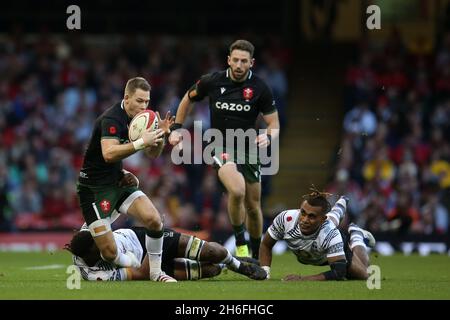 Cardiff, Royaume-Uni.14 novembre 2021.Liam Williams du pays de Galles (l) en action.Rugby Autumn Nations Series Match, pays de Galles v Fidji au stade de la Principauté à Cardiff le dimanche 14 novembre 2021. photo par Andrew Orchard/Andrew Orchard photographie sportive crédit: Andrew Orchard photographie sportive/Alamy Live News Banque D'Images