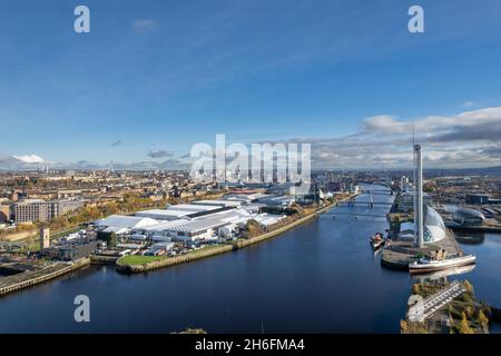 Vue aérienne du site du Sommet climatique de la COP26 à Glasgow, sur le campus de la SEC Banque D'Images