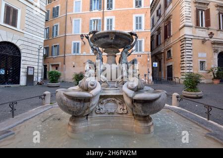 Italie, Rome, Ghetto juif, Piazza Mattei, fontaine aux tortues Banque D'Images