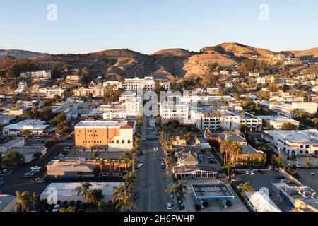 Vue aérienne donnant sur California Street dans le centre-ville de Ventura Banque D'Images