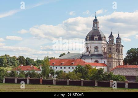 Monastère et église de Pazaislis Camaldolese à Kaunas. Banque D'Images