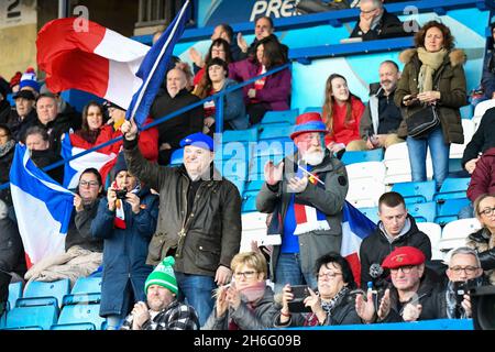 Cardiff, pays de Galles.23 février 2020.Quelques amateurs de rugby français avant le match de championnat féminin des six Nations entre le pays de Galles et la France au Cardiff Arms Park à Cardiff, pays de Galles, Royaume-Uni, le 23 février 2020.Crédit : Duncan Thomas/Majestic Media/Alay Live News. Banque D'Images