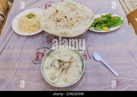 AMMAN, JORDANIE - 31 MARS 2017 : repas kofta tahini dans un restaurant à Amman, Jordanie Banque D'Images