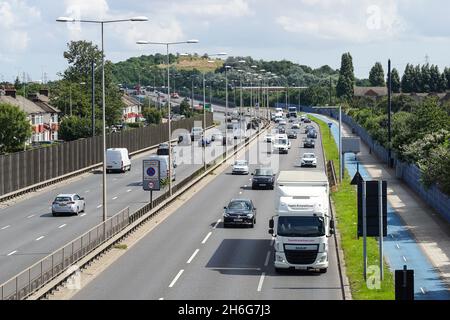 Trafic sur A13 Newham Way Road, Londres, Angleterre, Royaume-Uni, Royaume-Uni Banque D'Images