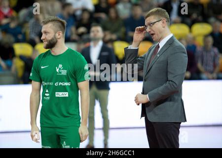 POLOGNE, CZESTOCHOWA, SILÉSIE - 29 décembre 2017 : footballeur polonais Kuba Blaszczykowski et président de la ville de Czestochowa Krzysztof Matyjaszcyk pendant Banque D'Images