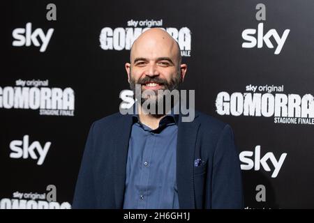 Rome, Italie.15 novembre 2021.Roberto Saviano assiste au photocall au Théâtre de Brancaccio à Rome de Sky série originale 'Gomorra - la Serie' (photo de Matteo Nardone/Pacific Press) Credit: Pacific Press Media production Corp./Alay Live News Banque D'Images