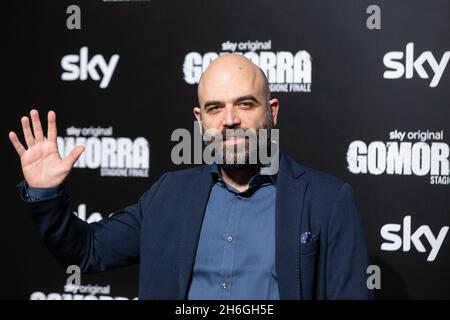 Rome, Italie.15 novembre 2021.Roberto Saviano assiste au photocall au Théâtre de Brancaccio à Rome de Sky série originale 'Gomorra - la Serie' (photo de Matteo Nardone/Pacific Press) Credit: Pacific Press Media production Corp./Alay Live News Banque D'Images