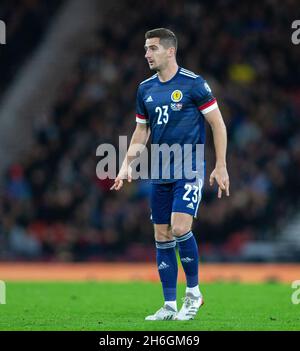 15 novembre 2021 ; Hampden Park, Glasgow, Écosse, FIFA World Cup 2022 qualification football, Écosse contre Danemark ; Kenny McLean, Écosse Banque D'Images