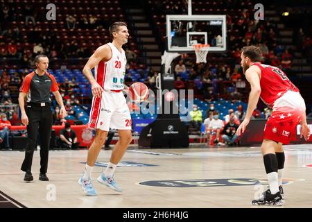 14 novembre 2021, Assago (Milan, Italie: Italie, Milan,14 2021 nov: Andrea Cinciarini (garde Reggio Emilia) dribbles au premier trimestre pendant le match de basket-ball échange AX ARMANI MILAN contre MANUTELS REGGIO EMILIA, Lega Panier A au Forum de Mediolanum (Credit image: © Fabrizio Andrea Bertani/Pacific Press via ZUMA Press Wire) Banque D'Images