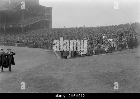 Foule le jour d'ouverture, Yankee Stadium, New York 1923. Banque D'Images