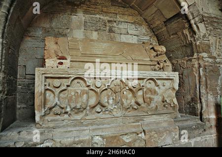 Le monastère de Santa María de Santas Cruces est situé dans la zone municipale d'Aiguamurcia, sur la commune de Santes Creus, dans la province de Tarragone, Banque D'Images