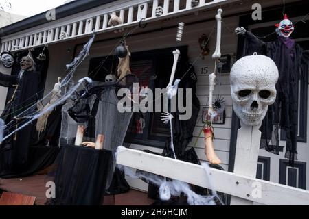 Une maison de banlieue décorée sur le thème de l'Halloween.Clifton Hill, Melbourne, Victoria, Australie Banque D'Images