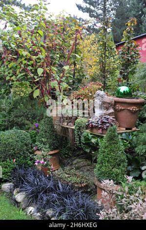 SOLINGEN, ALLEMAGNE - 05 OCTOBRE 2014 : décoration du jardin allemand Ulbrich en octobre Banque D'Images