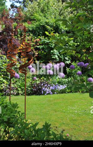 SOLINGEN, ALLEMAGNE - 15 JUIN 2013 : décoration du jardin allemand Ulbrich en juin Banque D'Images