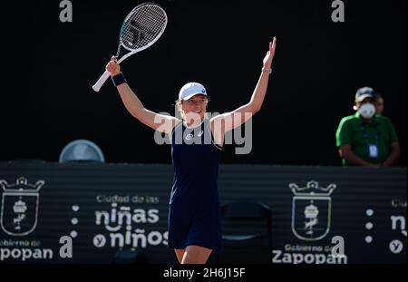 IGA Swiatek, de Pologne, célèbre de victoire contre Paula Badosa, d'Espagne, lors du troisième match de robine aux 2021 finales Akron WTA Guadalajara, Masters WTA tennis Tournament, le 15 novembre 2021 à Guadalajara, Mexique - photo: Rob Prange/DPPI/LiveMedia Banque D'Images