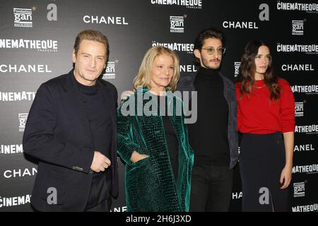 Paris, France, le 15 novembre 2021, avant-première du film de Nicole Garcia Amants, Benoit Magimel, Nicole Garcia, Pierre Niney, Stacy Martin,François Loock/Alamy Banque D'Images