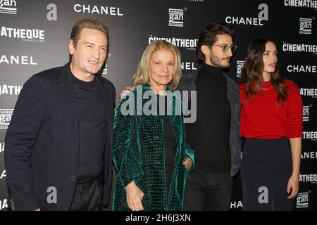 Paris, France, le 15 novembre 2021, avant-première du film de Nicole Garcia Amants, Benoit Magimel, Nicole Garcia, Pierre Niney, Stacy Martin,François Loock/Alamy Banque D'Images