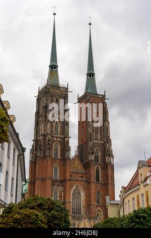 Wroclaw, Pologne - 17 septembre 2021 : vue sur la cathédrale dans le centre-ville historique de Wroclaw Banque D'Images