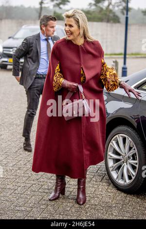 Radio Kootwijk, pays-Bas.16 novembre 2021.La reine Maxima des pays-Bas arrive à radio Kootwijk, à Apeldoorn, le 16 novembre 2021, pour distribuer le prix Prince Bernhard Cultuurfonds 2021 à IVN nature Education.Photo de Robin Utrecht/ABACAPRESS.COM crédit: Abaca Press/Alay Live News Banque D'Images