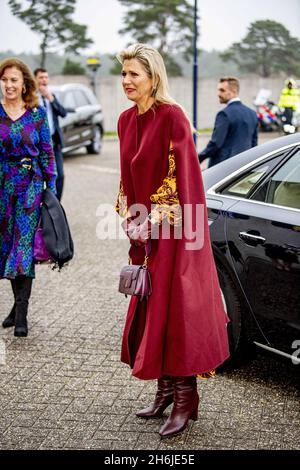 Radio Kootwijk, pays-Bas.16 novembre 2021.La reine Maxima des pays-Bas arrive à radio Kootwijk, à Apeldoorn, le 16 novembre 2021, pour distribuer le prix Prince Bernhard Cultuurfonds 2021 à IVN nature Education.Photo de Robin Utrecht/ABACAPRESS.COM crédit: Abaca Press/Alay Live News Banque D'Images