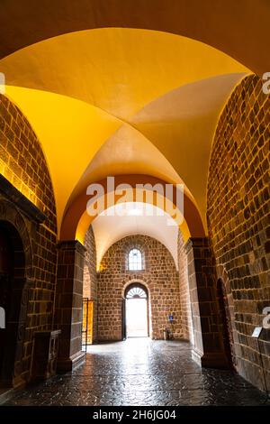 Décoration à l'intérieur de Coricancha, le temple le plus important du Soleil dans l'Empire Inca à Cusco, Pérou. Banque D'Images