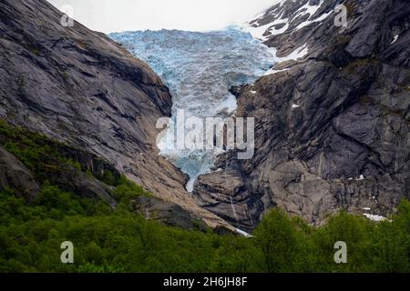Glacier de Briksdal, l'une des armes les plus accessibles et les plus connues du glacier de Jostedalsbreen, Stryn, Vestland, Norvège, Scandinavie,Europe Banque D'Images