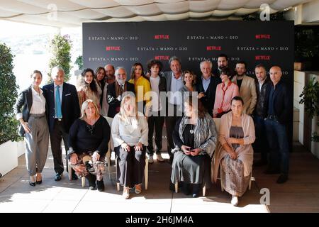 Naples, Italie.16 novembre 2021.Naples ce matin à l'Hôtel Vesuvio la présentation du film la main de Dieu par Paolo Sorrentino, avec la coulée interne des acteurs crédit: Agence de photo indépendante/Alamy Live News Banque D'Images