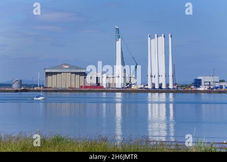 Vue vers le nord sur Cromarty Firth à Nigg Bay, du village de Cromarty, Black Isle. Belle journée ensoleillée, paisible, calme, non découvert, encore W Banque D'Images